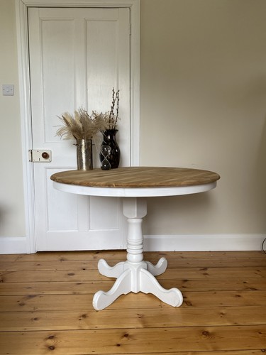 Round farm house dining - round,