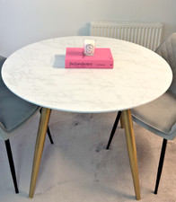 Stylish Round Marble-Effect